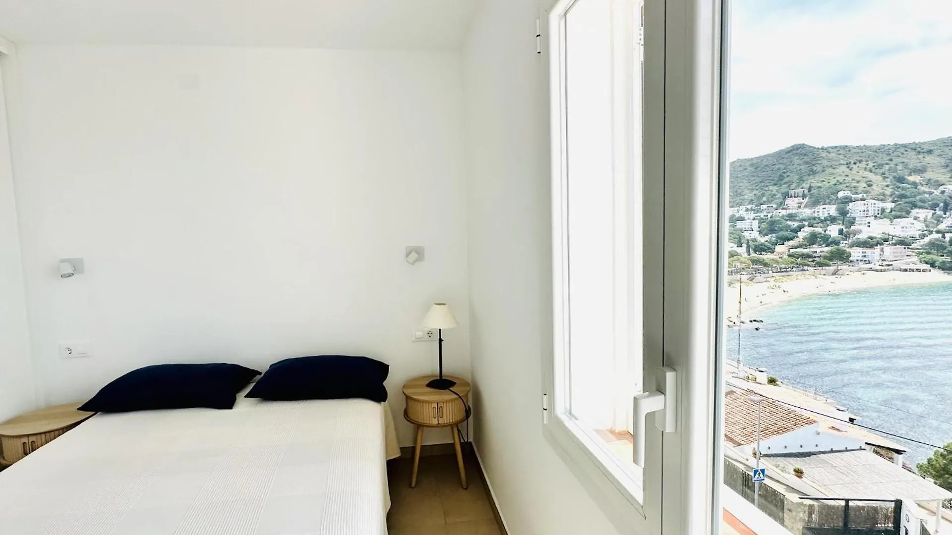 Apartment Nuevo 3254 Montemar, 24,Maravillosa Vista Al Mar, Situacion Ideal Para Practicar Senderismo, A 150M. De La Playa. - Es-258-35 Roses